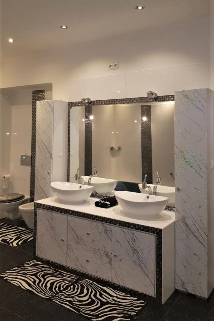 Grosse Wohnung Naehe Zentrum Wenen Buitenkant foto