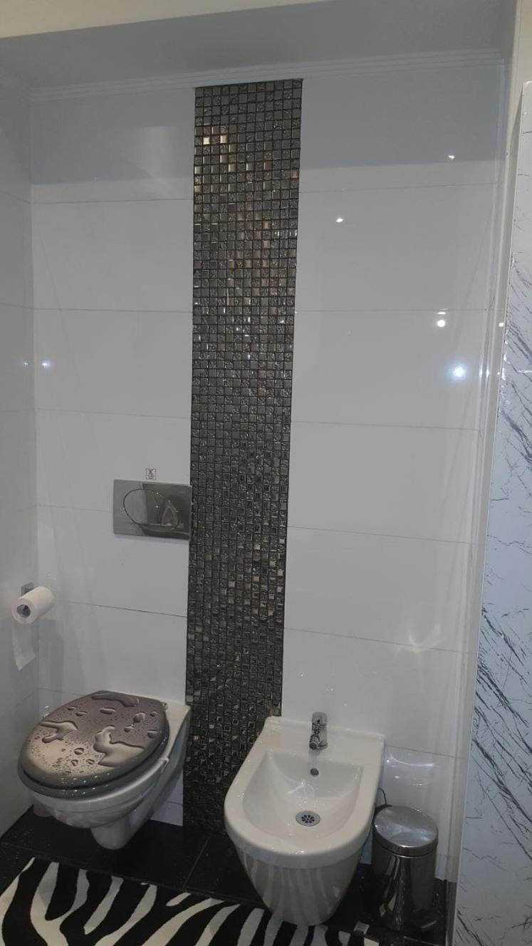 Grosse Wohnung Naehe Zentrum Wenen Buitenkant foto